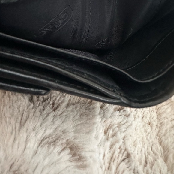 Coach Black Croc Embossed Leather Wallet Crossbody Gold Hardware - Picture 3 of 6